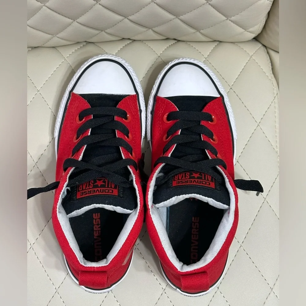 Converse Chuck Taylor All Star Street Mid Youth Kids shoes size 1 red